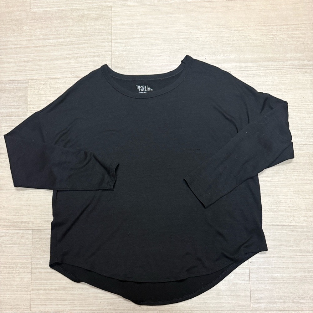Time and Tru Black Long Sleeve Crewneck Top with Curved Hem